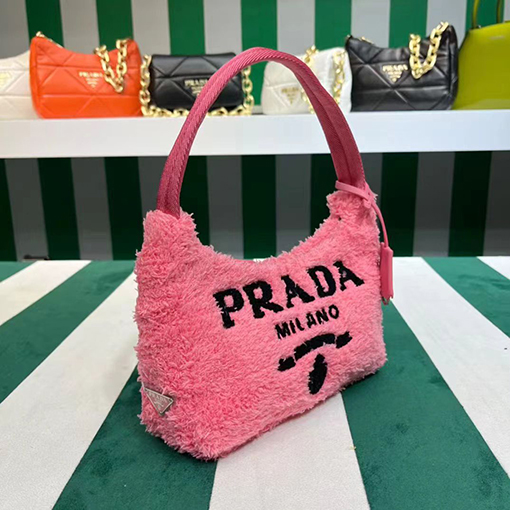 プラダ  PRADA  Re-Edition 2000ふわふわタオル地ミニバッグ可愛い