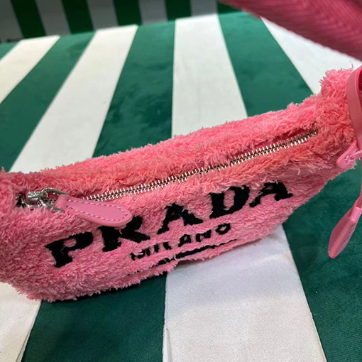 プラダ  PRADA  Re-Edition 2000ふわふわタオル地ミニバッグ可愛い