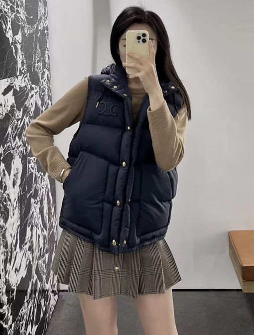 セリーヌ 凱旋門刺繍マークベスト