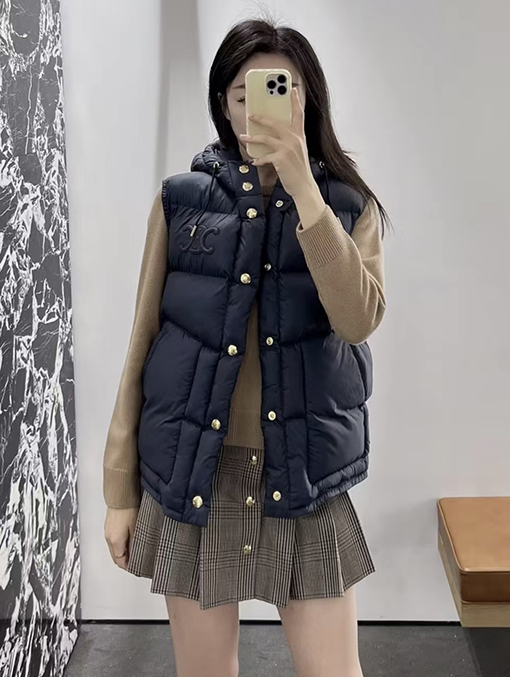 セリーヌ 凱旋門刺繍マークベスト