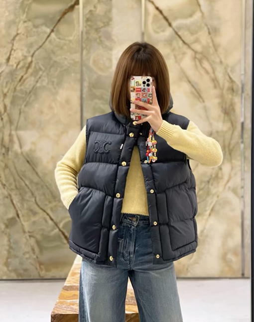 セリーヌ 凱旋門刺繍マークベスト
