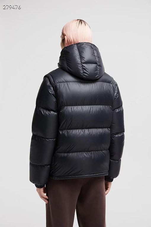 モンクレールコピー Loff Jacket 黒武士のダウンジャケット