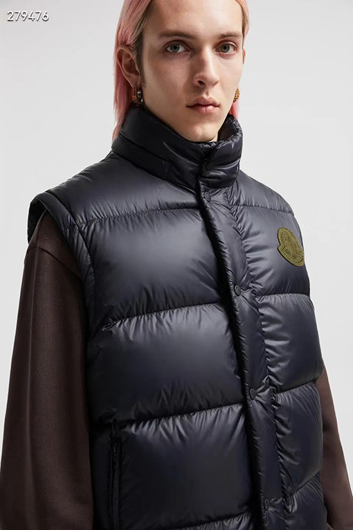 モンクレールコピー Loff Jacket 黒武士のダウンジャケット