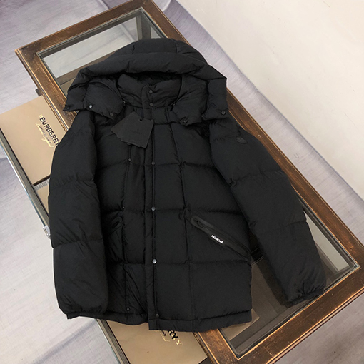モンクレールコピー Loff Jacket 黒武士のダウンジャケット
