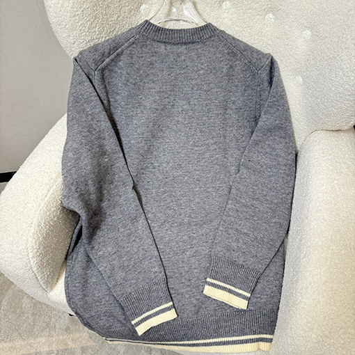 ディオール きのアルファベット刺繍ウールプルオーバー