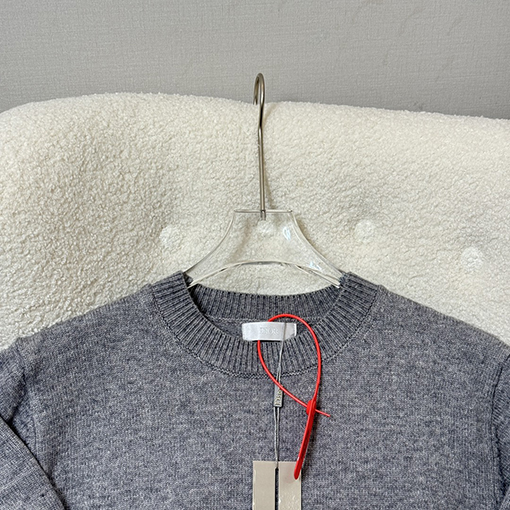 ディオール きのアルファベット刺繍ウールプルオーバー