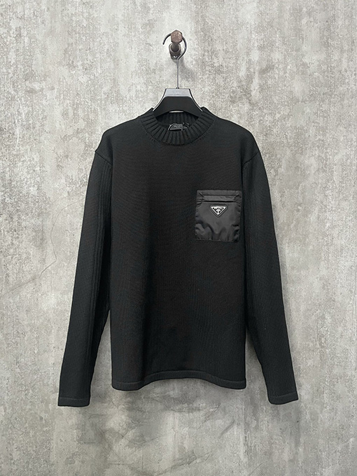 プラダ 24fw ナイロンポケットクルーネックセーター