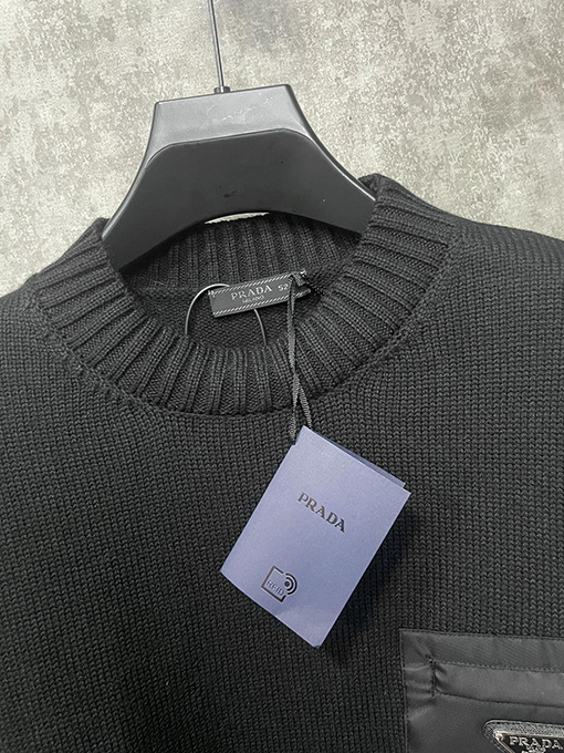 プラダ 24fw ナイロンポケットクルーネックセーター