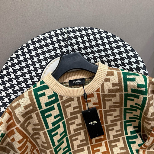 フェンディコピー ロゴデザインクルーネックセーター