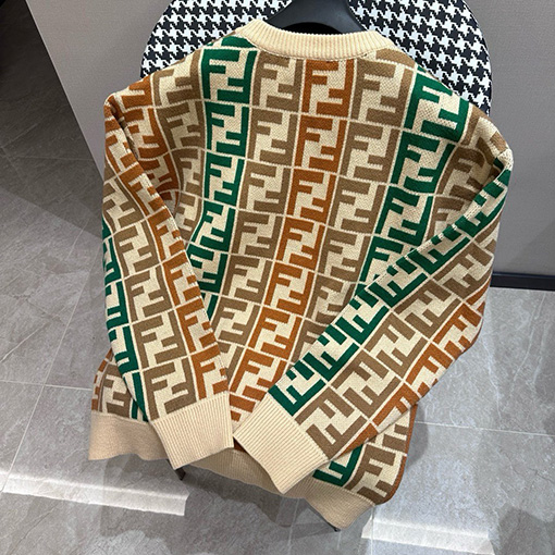 フェンディコピー ロゴデザインクルーネックセーター
