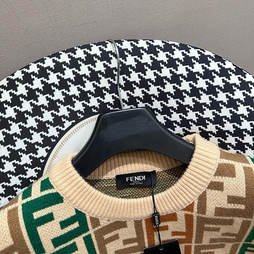フェンディコピー ロゴデザインクルーネックセーター
