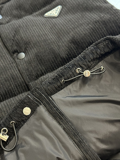 プラダ コーデュロイのダウンベスト