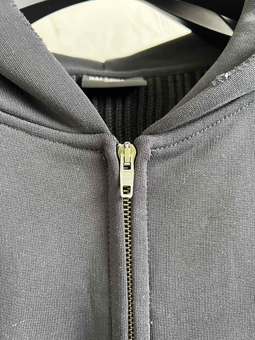 バレンシアガ 新しいセーターとパーカーのコート