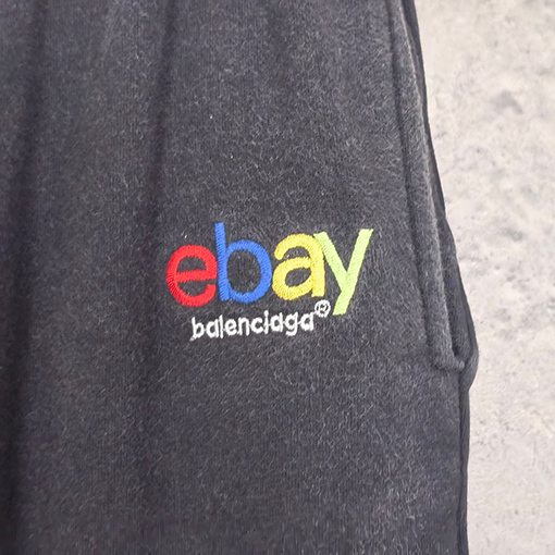バレンシアガ コラボレーションレインボーアルファベット刺繍パンツ