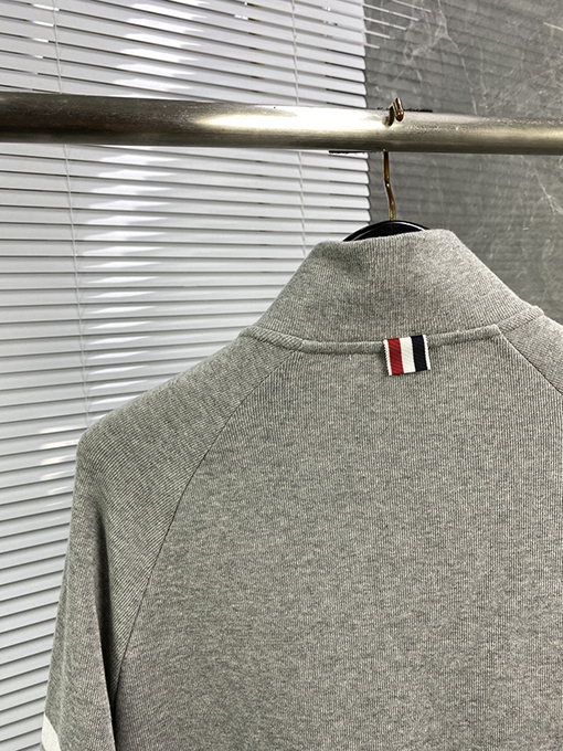 トムブラウン  TBの新しいコットンコート