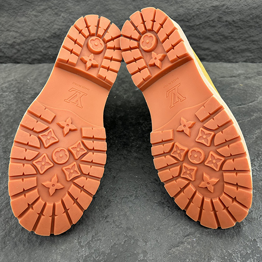 ルイヴィトン 限定コラボLV x Timberlandとアンクルブーツ
