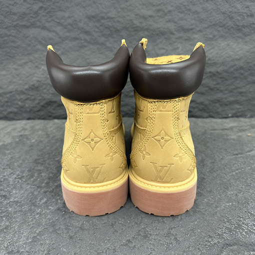 ルイヴィトン 限定コラボLV x Timberlandとアンクルブーツ