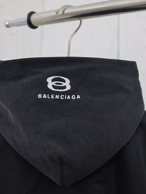 バレンシアガコピー 新しい文字刺繍フード付きジッパーコート