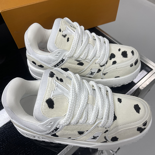ルイヴィトン Trainer Maxi 24SS 太った丁シリーズ乳牛カップルのスポーツシューズ