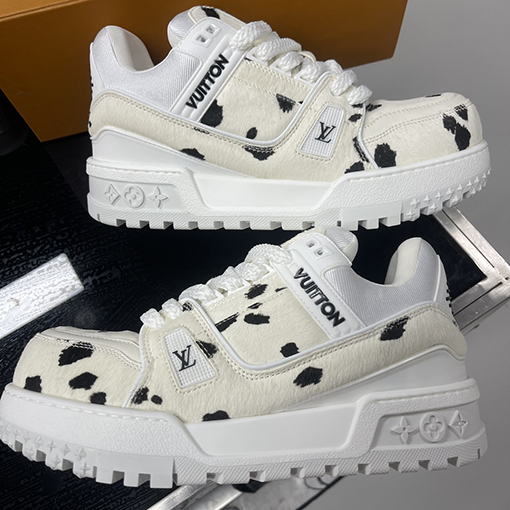 ルイヴィトン Trainer Maxi 24SS 太った丁シリーズ乳牛カップルのスポーツシューズ