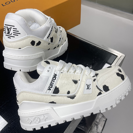 ルイヴィトン Trainer Maxi 24SS 太った丁シリーズ乳牛カップルのスポーツシューズ