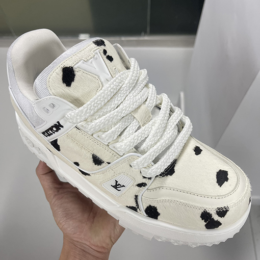 ルイヴィトン Trainer Maxi 24SS 太った丁シリーズ乳牛カップルのスポーツシューズ