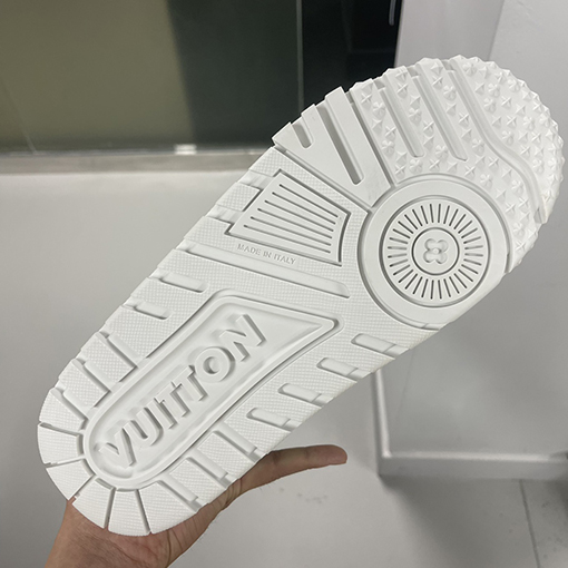 ルイヴィトン Trainer Maxi 24SS 太った丁シリーズ乳牛カップルのスポーツシューズ