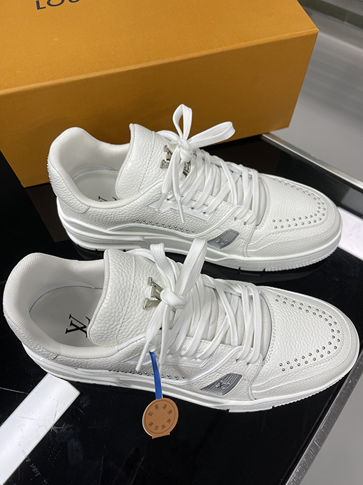 ルイヴィトンコピー  Trainer Sneaker 24FW 新しいリベットシリーズのスニーカー