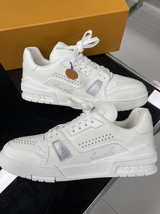 ルイヴィトンコピー  Trainer Sneaker 24FW 新しいリベットシリーズのスニーカー