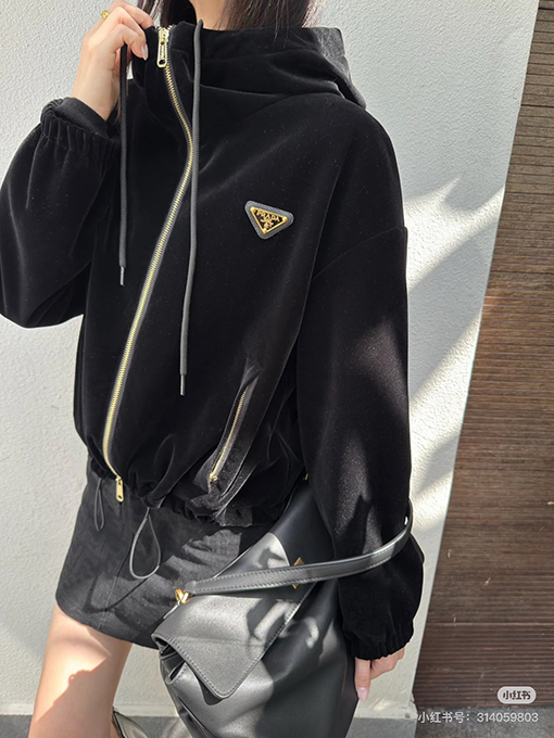プラダ 24Fw フランネル三角マークコート
