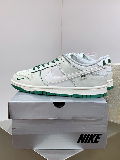 ナイキ DUNK LOW RETRO ダンクシリーズスケートシューズ