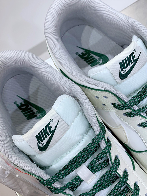 ナイキ DUNK LOW RETRO ダンクシリーズスケートシューズ