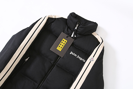 Moncler x Palm Angelsコピー ロゴカラーバー刺繍ロゴダウンジャケット
