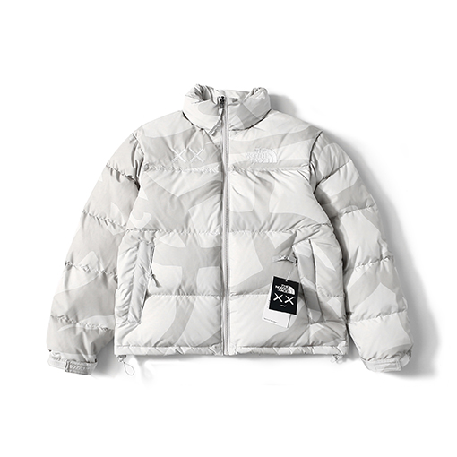 The North Face x Kaws コラボレーションのアメリカ版ダウンジャケット