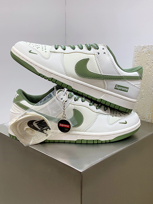 ナイキXシュプリームコピー  NIKE SB Dunk Low スニーカー