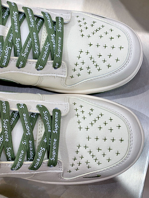 ナイキXシュプリームコピー  NIKE SB Dunk Low スニーカー