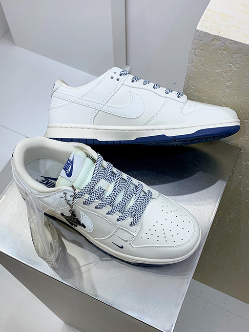 ナイキXルイヴィトンコピー  NIKE SB Dunk Low 先行版スニーカー