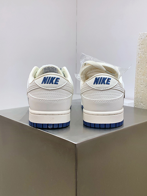ナイキXルイヴィトンコピー  NIKE SB Dunk Low 先行版スニーカー