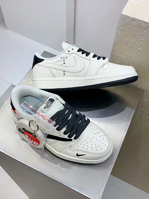 ナイキXシュプリーム スーパーコピー Xノースフェイス  三者連名バーブスニーカー
