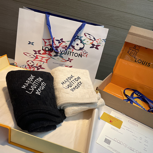 ルイヴィトン Marque L.Vuitton Déposée 刺繍ロゴスカーフ