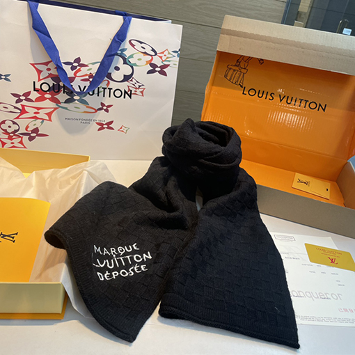 ルイヴィトン Marque L.Vuitton Déposée 刺繍ロゴスカーフ