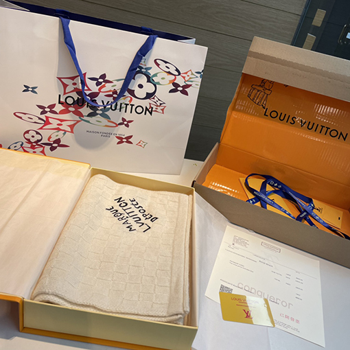 ルイヴィトン Marque L.Vuitton Déposée 刺繍ロゴスカーフ