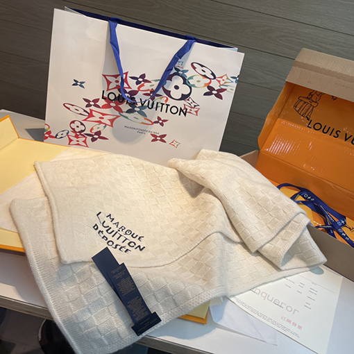ルイヴィトン Marque L.Vuitton Déposée 刺繍ロゴスカーフ