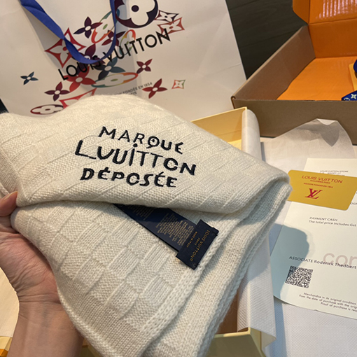 ルイヴィトン Marque L.Vuitton Déposée 刺繍ロゴスカーフ