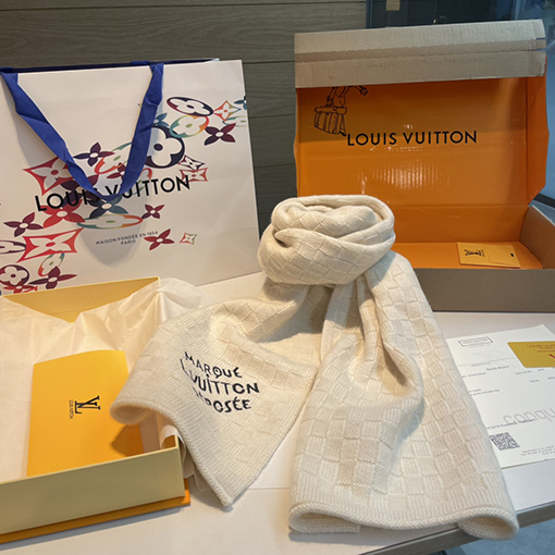 ルイヴィトン  Marque L.Vuitton Déposée 刺繍ロゴスカーフ