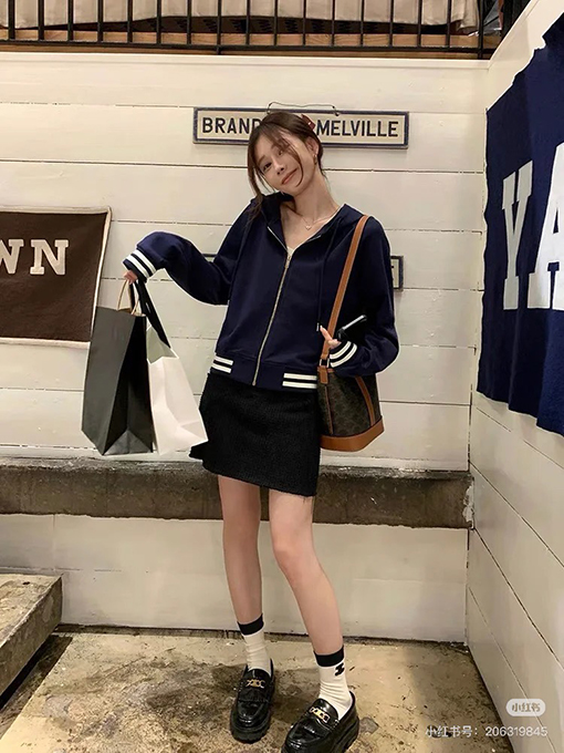 セリーヌ 24Fw ウールステッチバック刺繍コート