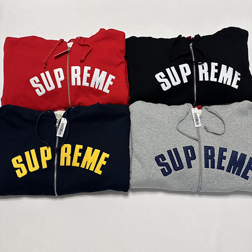 シュプリーム スーパーコピー SUPREME ステッカー付きフリースパーカー