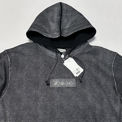 シュプリーム x MM6 Maison Margiela コラボペイントフード付きフリースパーカー