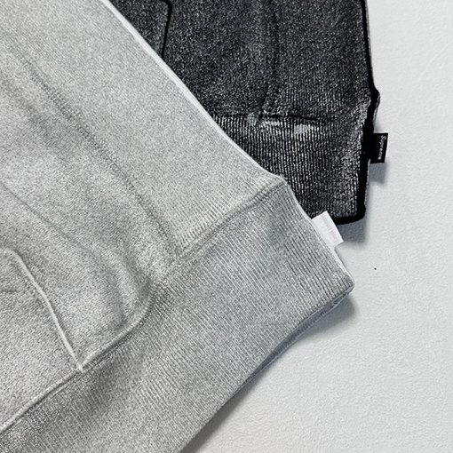 シュプリーム x MM6 Maison Margiela コラボペイントフード付きフリースパーカー