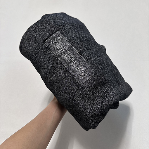 シュプリーム x MM6 Maison Margiela コラボペイントフード付きフリースパーカー